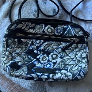 Vera Bradley crossbody bag.